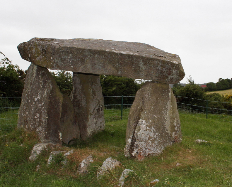 tarih öncesi sanat dolmen