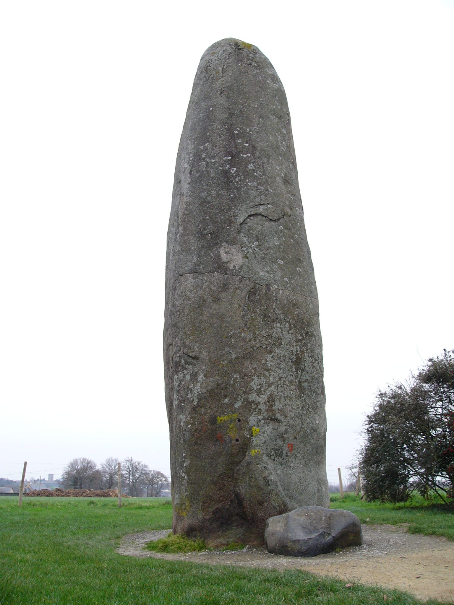 tarih öncesi sanat menhir
