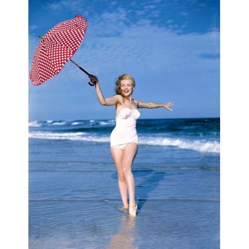 Marilyn Monroe Şemsiyesiyle Sahilde Posteri