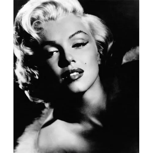 Marilyn Monroe Portre 34 Marilyn Monroe Portre 34, ünlü aktrisin güzel ve ikonik bir portresini içerir. Bu yüksek