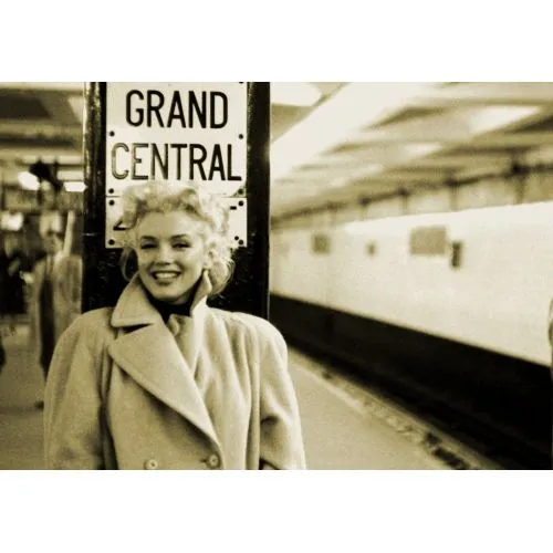 Marilyn Monroe On Grand Central Station | Arthipo