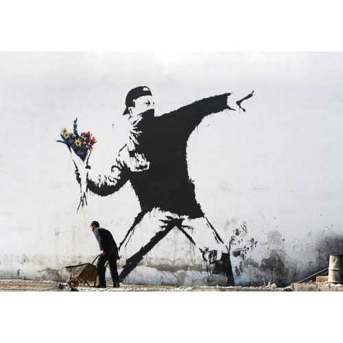 Banksy, Protesto Eden Çiçek Fırlatan Adam 2 Banksy, Protesto Eden Çiçek Fırlatan Adam 2