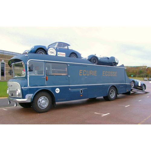 Ecurie Ecosse Araba Taşıyıcı Posteri Ecurie Ecosse Araba Taşıyıcı Posteri