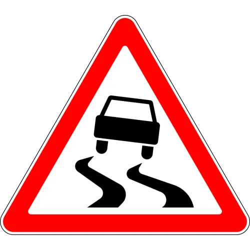 Kaygan Trafik Yol İşareti Posteri Kaygan Trafik Yol İşareti Posteri, trafikte kaygan zemin uyarısını içeren belirgin bir