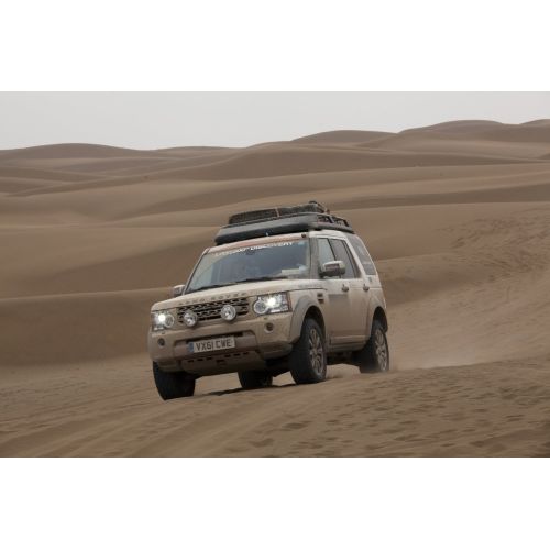 Safari'de Land Rover Araba Posteri Safari'de Land Rover Araba Posteri