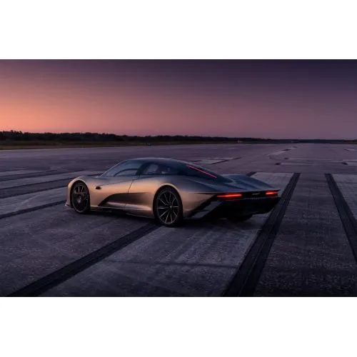 Mclaren Hybrid Hyper Gt Araba Posteri Mclaren Hybrid Hyper GT Araba Posteri, yüksek kaliteli kanvas baskı ve yüksek