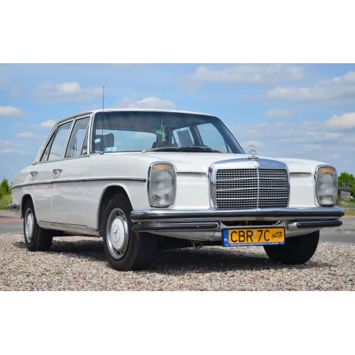 Mercedes Benz W115 220d 1973 Otomobil Posteri Mercedes Benz W115 220d 1973 otomobil posteri, klasik bir Mercedes modelinin