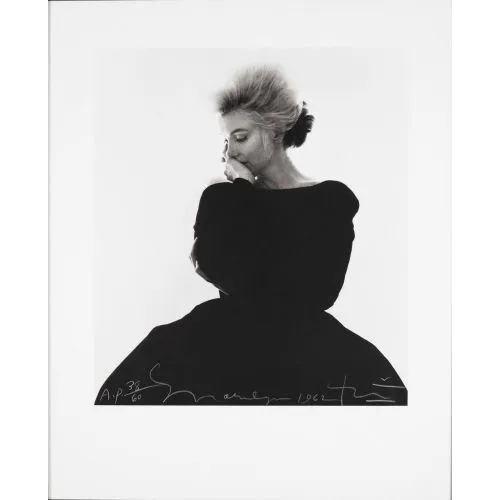 Marilyn Monroe Siyah Giysiyle 2 Marilyn Monroe Siyah Giysiyle 2 fotoğrafı, ünlü aktrisin klasik ve şık görüntüsünü
