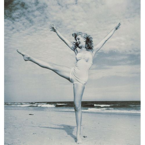 Marilyn Monroe Plajda Ayakta
