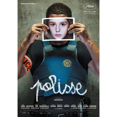 Polis Film Posteri Polisse film posteri, Maïwenn tarafından yönetilen 2011 Fransız dram filmi olan Polisseyi temsil ediyor.