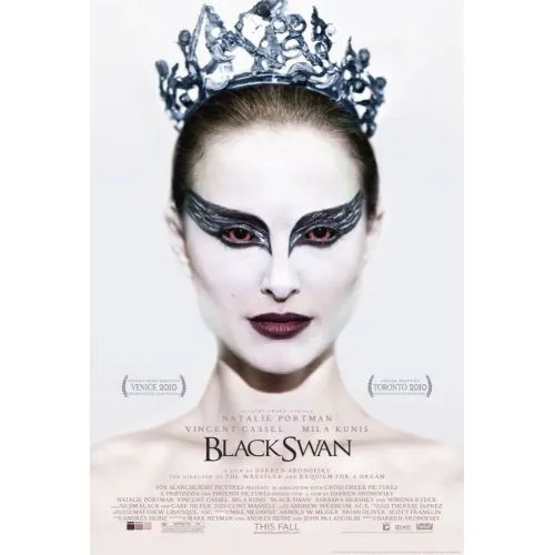 Siyah Kuğu Film Posteri 5 Black Swan film posteri, filmin ürkütücü hikayesine bir bakış sunuyor. Darren Aronofsky