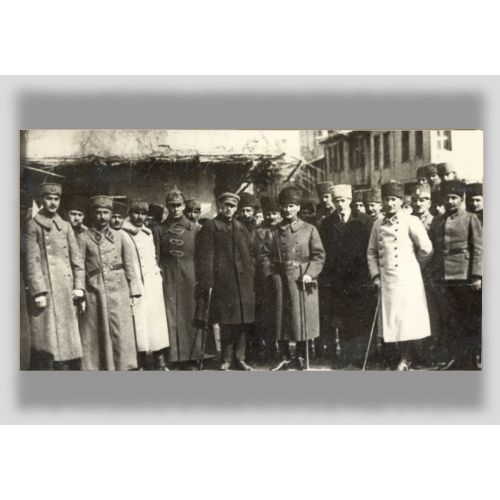 Mustafa Kemal Atatürk, Büyük Taarruz Öncesi Akşehir'de Sovyet Heyetle Mustafa Kemal Atatürk, Büyük Taarruz Öncesi Akşehir'de Sovyet Heyetle