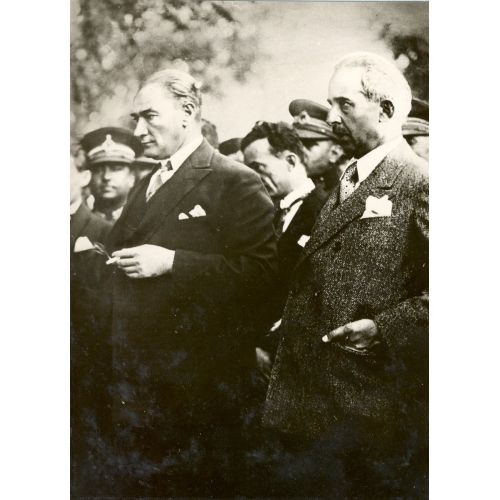 Mustafa Kemal Atatürk, İsmet İnönü'yle Mustafa Kemal Atatürk, İsmet İnönü'yle