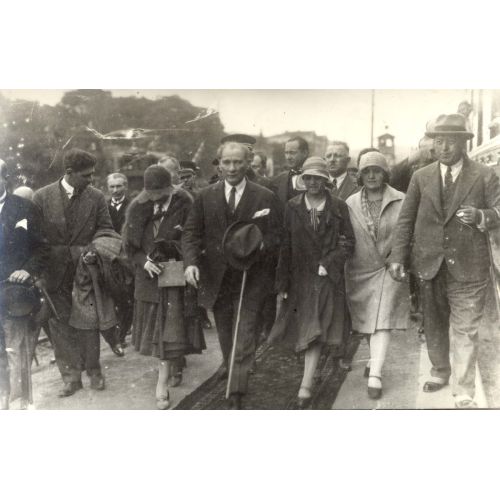 Mustafa Kemal Atatürk, Yürürken Mustafa Kemal Atatürk, Yürürken
