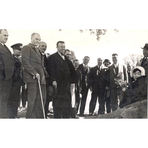 Mustafa Kemal Atatürk, Manevi Kızıyla Mustafa Kemal Atatürk, Manevi Kızıyla