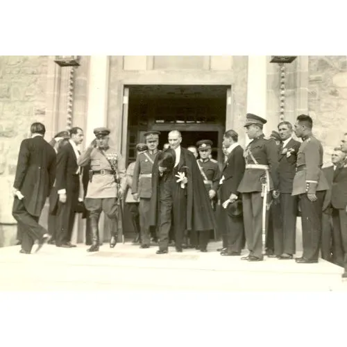 Mustafa Kemal Atatürk, Ulus, Meclisten Çıkarken Mustafa Kemal Atatürk Mustafa Kemal Atatürk, Ulus, Meclisten Çıkarken Mustafa Kemal Atatürk, Ulus, Meclisten Çıkarken fotoğrafı, Türkiye