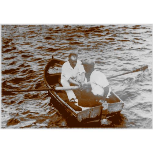 Mustafa Kemal Atatürk, Kürek Çekiyor Mustafa Kemal Atatürk, Kürek Çekiyor