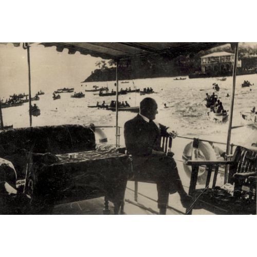 Mustafa Kemal Atatürk, Boğazda Gemide Mustafa Kemal Atatürk, Boğazda Gemide