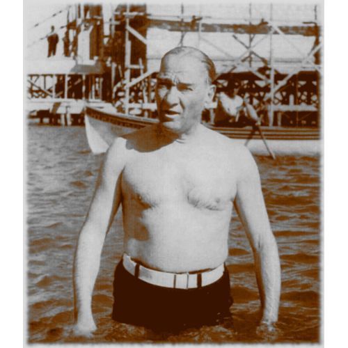 Mustafa Kemal Atatürk, Yüzerken Mustafa Kemal Atatürk, Yüzerken