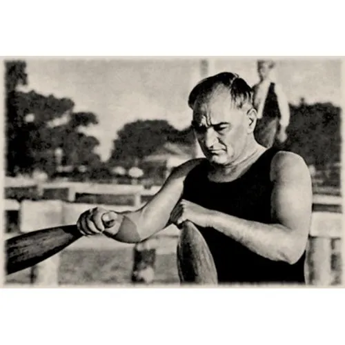 Mustafa Kemal Atatürk, Kürek Çekerken Mustafa Kemal Atatürkün Kürek Çekerken isimli fotoğrafı, Türkiyenin ilk