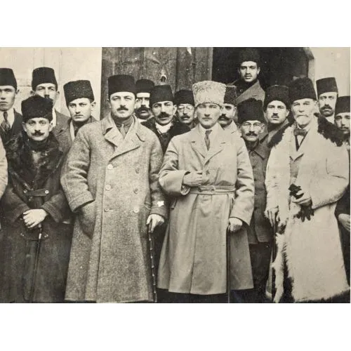 Mustafa Kemal Atatürk, Sivas Kongresi Heyeti Temsiliye İle Birlikte Mustafa Kemal Atatürk Mustafa Kemal Atatürk, Sivas Kongresi Heyeti Temsiliye İle Birlikte Mustafa Kemal Atatürk, Sivas Kongresi Heyeti Temsiliye ile
