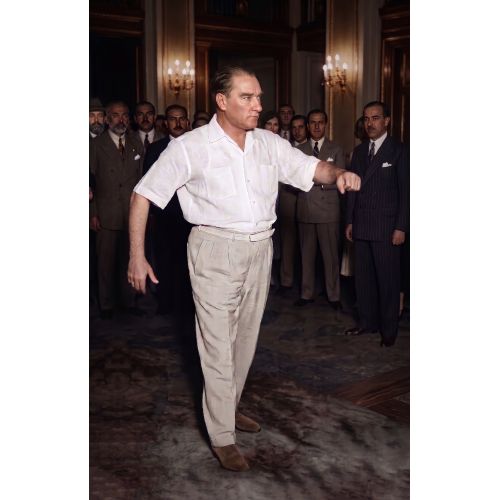 Mustafa Kemal Atatürk, Zeybek Oyunu Oynarken Kanvas Tablo, Poster, Afiş Mustafa Kemal Atatürk, Zeybek Oyunu Oynarken Kanvas Tablo, Poster, Afiş