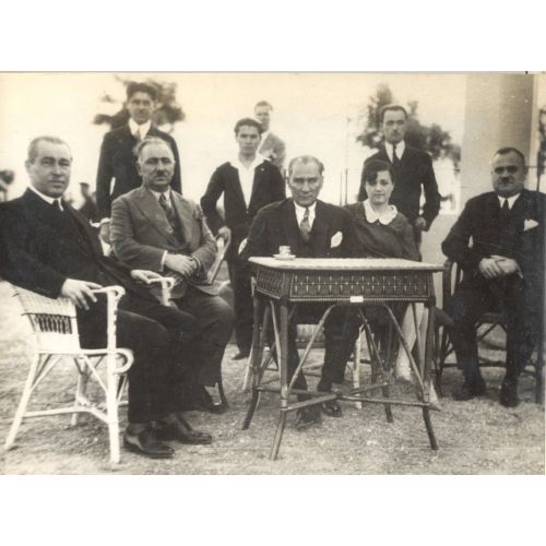 Mustafa Kemal Atatürk, Falih Rıfkı Atay'la Mustafa Kemal Atatürk, Falih Rıfkı Atay'la