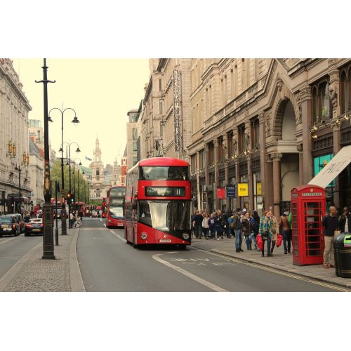 Strand Charing Cross'a Giden Otobüsler Londra Posteri