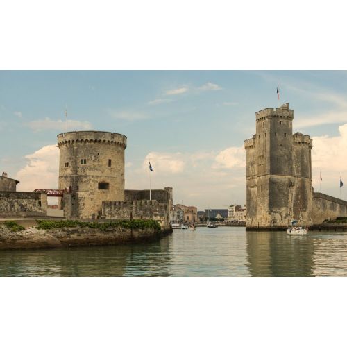 La Rochelle Eski Liman Girişi Posteri La Rochelle Eski Liman Girişi Posterinde, Fransada yer alan bu tarihi limanın