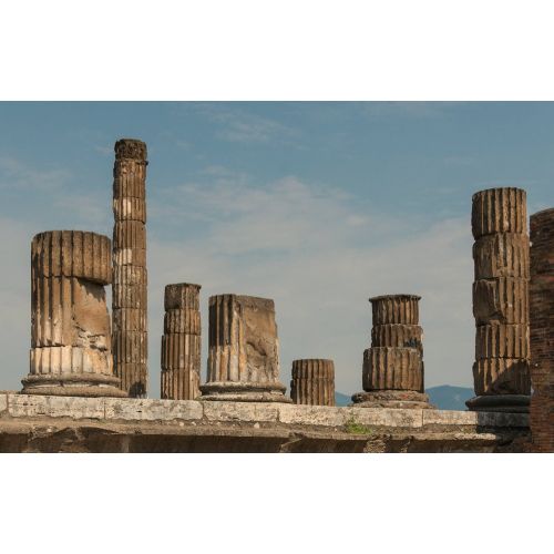 Forum Pompei Çeşitli Sütunlar Posteri Forum Pompei Çeşitli Sütunlar Posteri, antik Roma mimarisinin görkemli