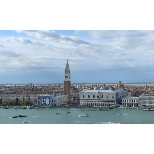 Paskalya Panoraması Piazza San Marco Ve Venedik Posteri Paskalya Panoraması Piazza San Marco ve Venedik Posterinde, ünlü San