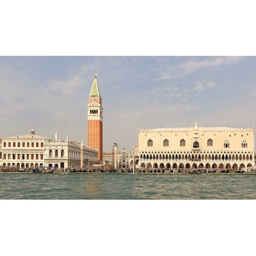 Aziz Mark'ın Çan Kulesi Ve Palazzo Ducale Venedik Posteri