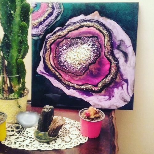 Geode Ametist 1, Canip Safranbolulu Tuval ve MDF  üzerine akraliķ, epoksi, natural taş kullanılarak yapılan karışık